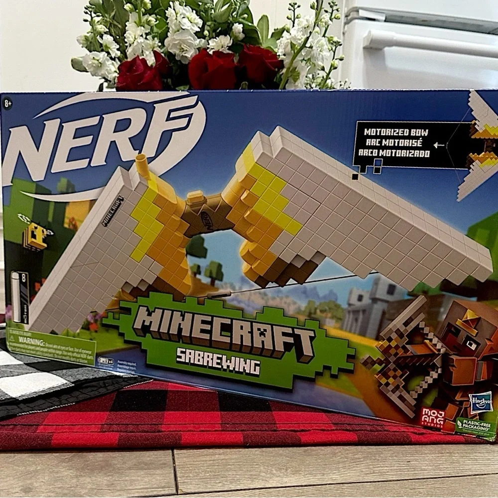 New NERF Minecraft Sabrewing Motorized Blaster Bow 8 Elite Darts 8-Dart Clip